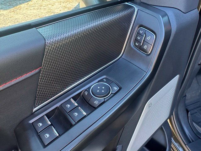 Used 2025 Ford F150 Raptor AWD/4WD image 20