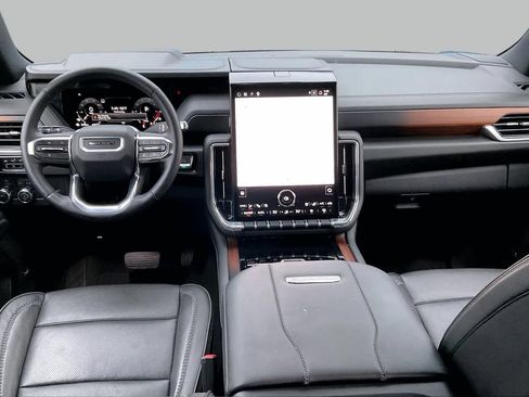 Used 2025 GMC Yukon XL Denali AWD/4WD image 13