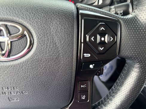 Used 2024 Toyota 4Runner TRD Off-Road Premium image 17