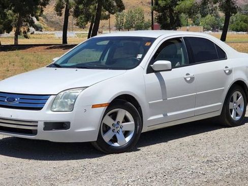 Used 2008 Ford Fusion SE image 2
