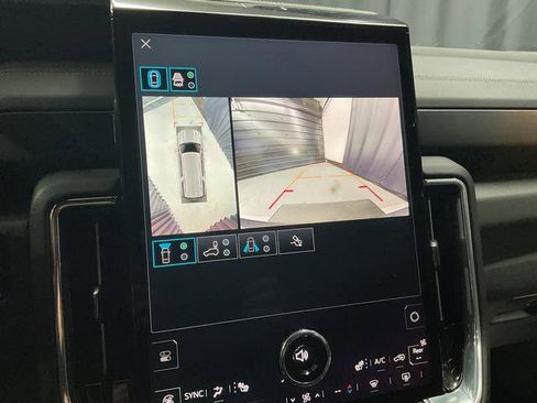 Used 2025 GMC Yukon XL Denali image 27