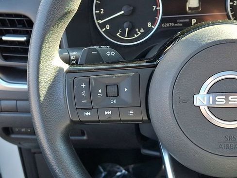 Used 2023 Nissan Rogue SV image 23