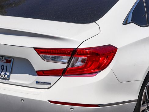 Used 2021 Honda Accord EX-L image 9