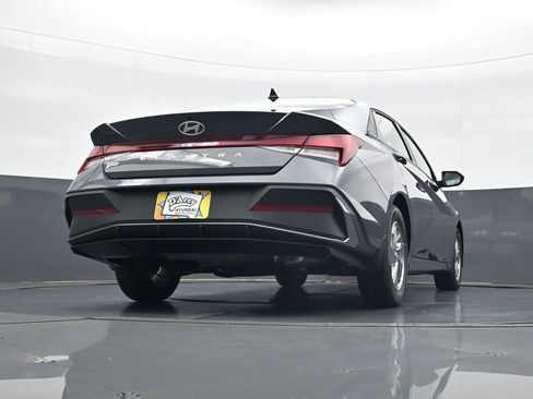 New 2026 Hyundai Elantra SE FWD image 21