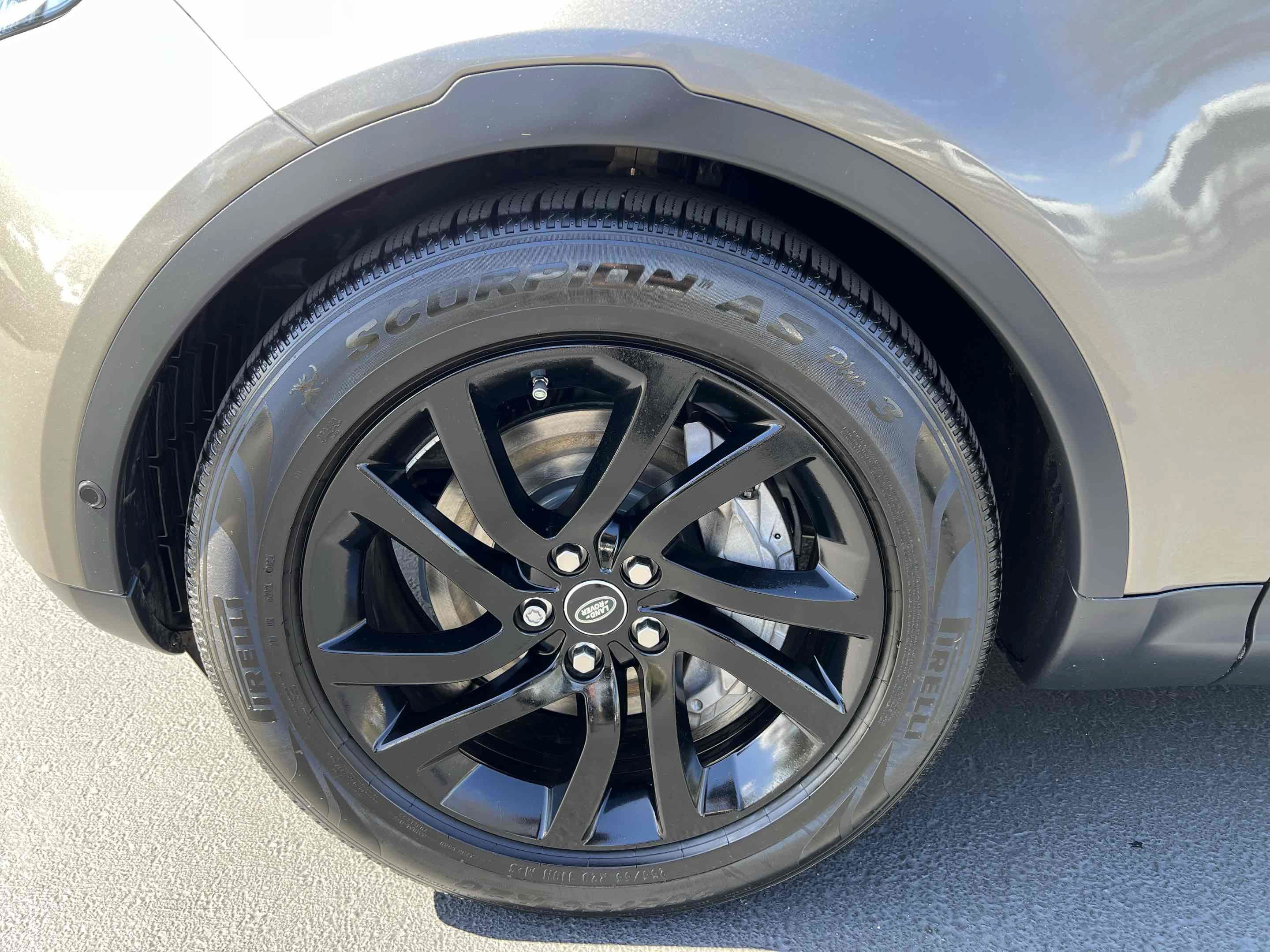 Used 2018 Land Rover Discovery HSE AWD/4WD image 86