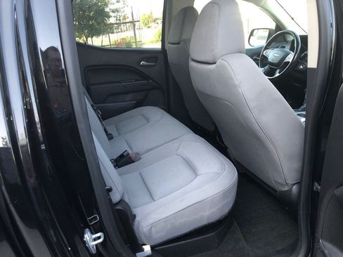 Used 2018 Chevrolet Colorado LT w/ Safety Package RWD image 3