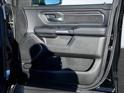 Used 2025 RAM 1500 Laramie AWD/4WD image 29