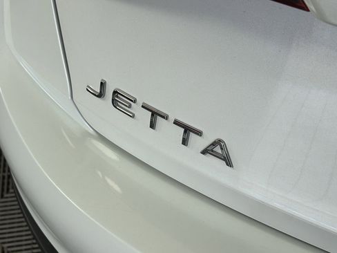Used 2023 Volkswagen Jetta SE FWD image 18