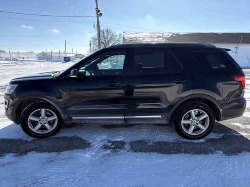 Used 2016 Ford Explorer XLT w/ Equipment Group 202A image 18