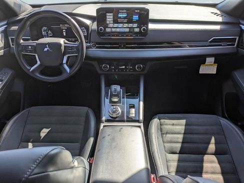 Used 2024 Mitsubishi Outlander SE FWD image 16