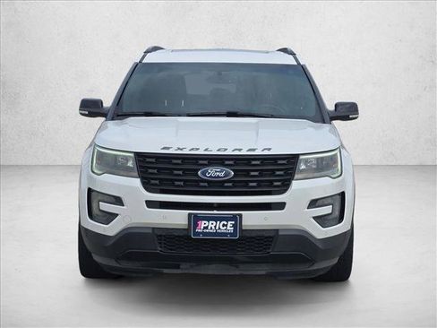 Used 2016 Ford Explorer Sport w/ Equipment Group 401A AWD/4WD image 2