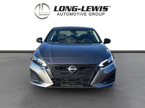Used 2024 Nissan Altima 2.5 SV image 11
