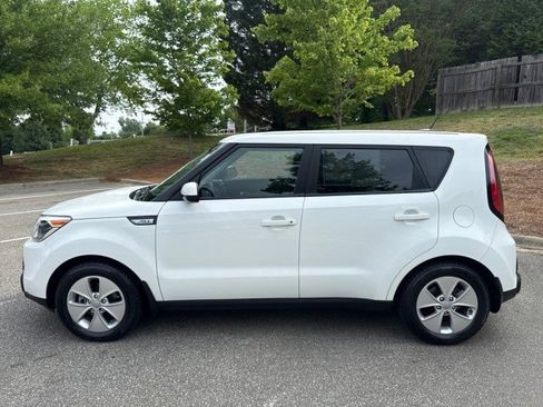 Used 2016 Kia Soul FWD image 4