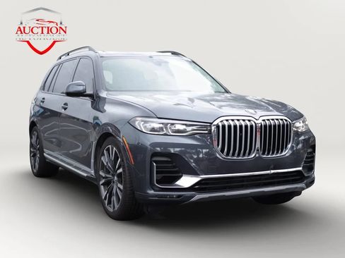 Used 2020 BMW X7 xDrive40i w/ Premium Package AWD/4WD image 3