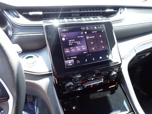 Certified 2023 Jeep Grand Cherokee Altitude image 23