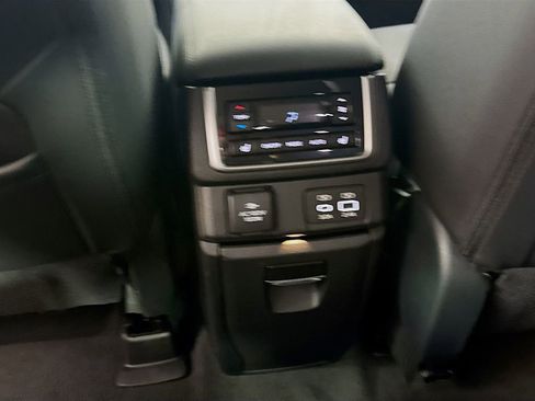 Certified 2025 Subaru Ascent Bronze Edition image 30
