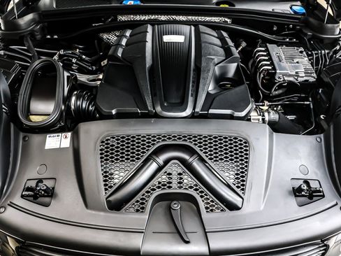 Used 2020 Porsche Macan S image 12