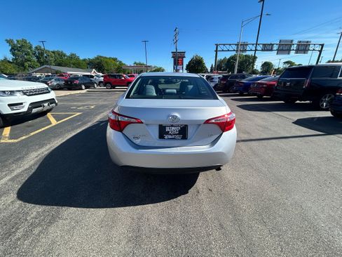 Used 2015 Toyota Corolla LE FWD image 4