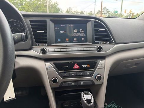 Used 2017 Hyundai Elantra SE FWD image 13