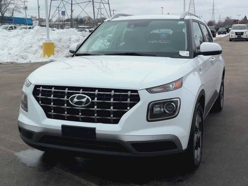 Used 2022 Hyundai Venue SEL image 7