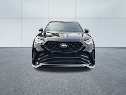 Certified 2022 Toyota Highlander XSE image 3