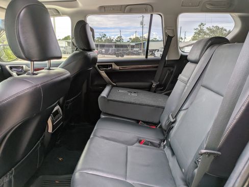 Used 2018 Lexus GX 460 image 12