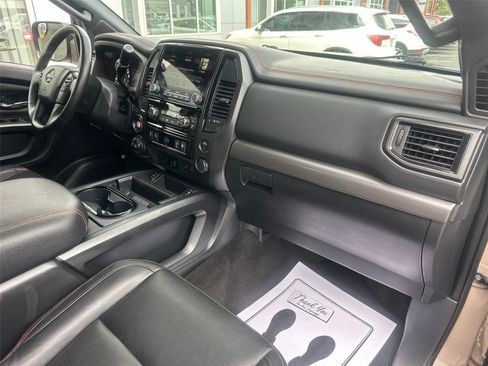 Used 2021 Nissan Titan PRO-4X w/ Pro-4x Convenience Package AWD/4WD image 12
