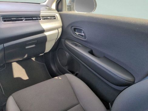 Used 2019 Honda HR-V LX image 14