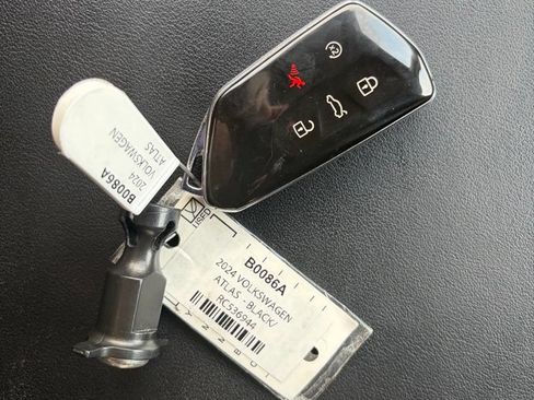 Used 2024 Volkswagen Atlas SE FWD image 41