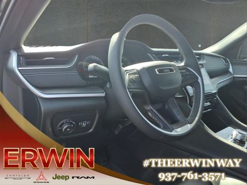 Certified 2024 Jeep Grand Cherokee Limited AWD/4WD image 14