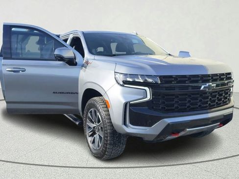 Used 2023 Chevrolet Suburban Z71 w/ Luxury Package image 8