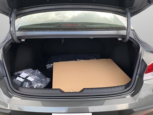 New 2026 Hyundai Elantra Limited image 34