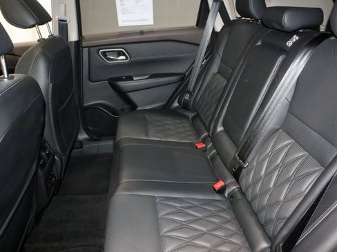 Certified 2023 Nissan Rogue Platinum w/ Platinum Premium Package AWD/4WD image 22