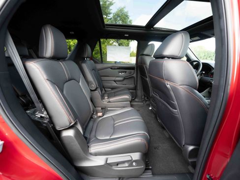 New 2025 Honda Pilot TrailSport image 25