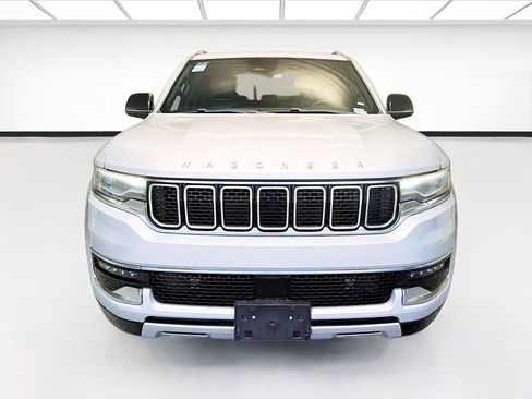 Used 2024 Jeep Wagoneer L Series II w/ Flexible Seating Group AWD/4WD image 2