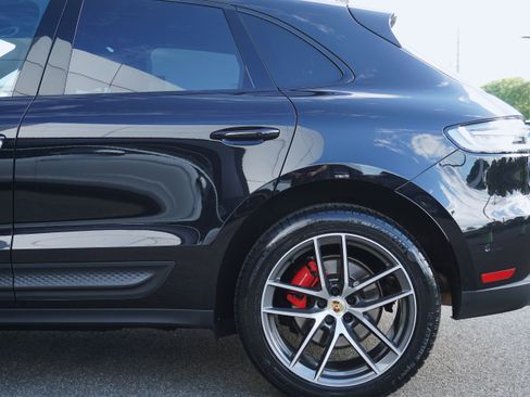 Certified 2023 Porsche Macan S AWD/4WD image 9