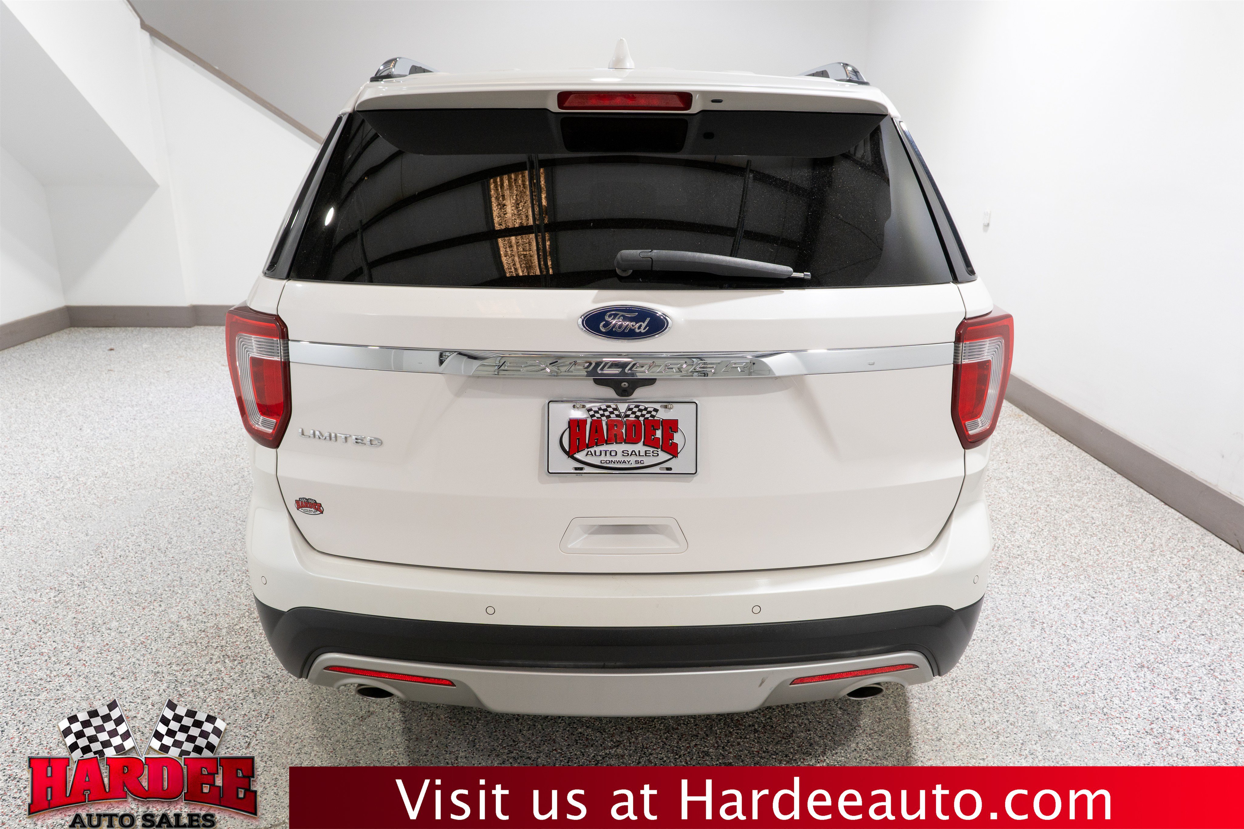 Used 2017 Ford Explorer Limited w/ Equipment Group 301A FWD image 4