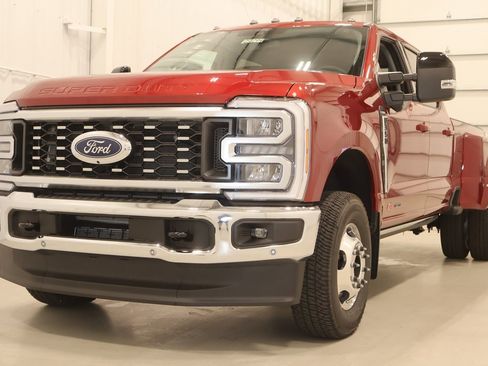 New 2025 Ford F350 Lariat w/ Lariat Ultimate Package image 4