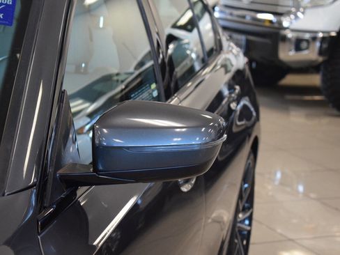 Used 2020 BMW 330i Sedan w/ M Sport Package image 16