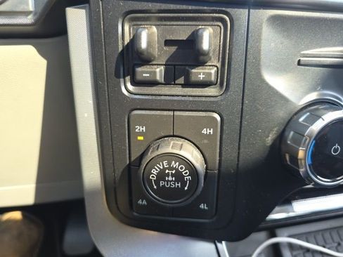 Used 2023 Ford F150 Limited image 19