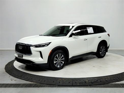 Used 2025 INFINITI QX60 Pure image 3