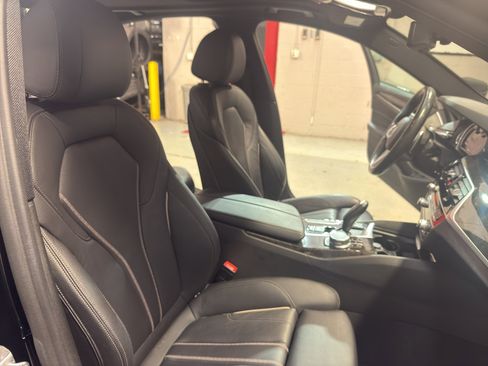 Used 2019 BMW 540i w/ M Sport Package image 23
