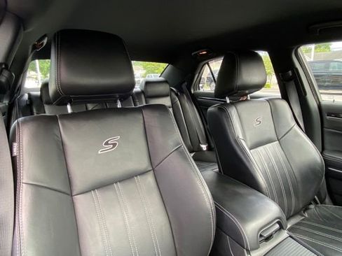Used 2019 Chrysler 300 S RWD image 20