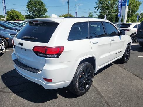 Used 2019 Jeep Grand Cherokee Altitude AWD/4WD image 6