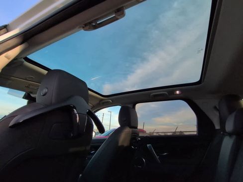 Used 2025 Land Rover Discovery Sport S image 22