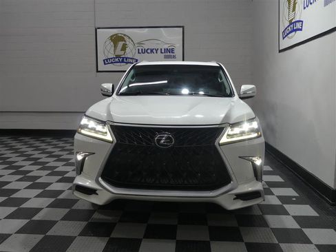 Used 2016 Lexus LX 570 4WD image 2