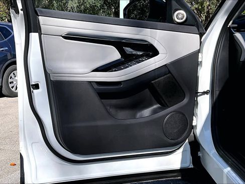 Used 2020 Land Rover Range Rover Evoque S image 25