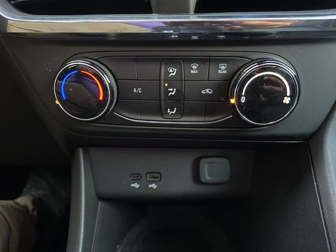 Used 2025 Buick Encore GX Preferred AWD/4WD image 16