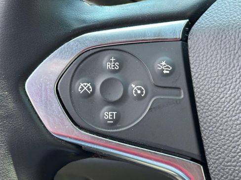 Used 2023 Chevrolet Traverse LT AWD/4WD image 23