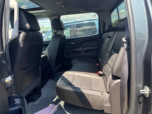 Used 2018 GMC Sierra 2500 Denali w/ Duramax Plus Package AWD/4WD image 9